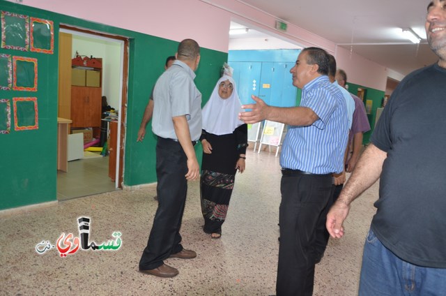 كفرقاسم- فيديو : رئيس البلدية عادل بدير والاستاذ وليد طه يفتتحون العام الدراسي باتقان وسط  فرحة عارمة للطلاب والاهالي 